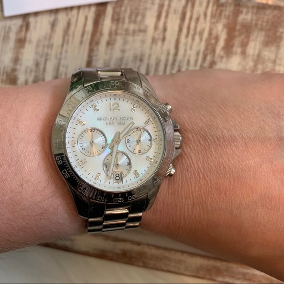 Silver MICHAEL KORS Wristwatch - Picture 4 of 4